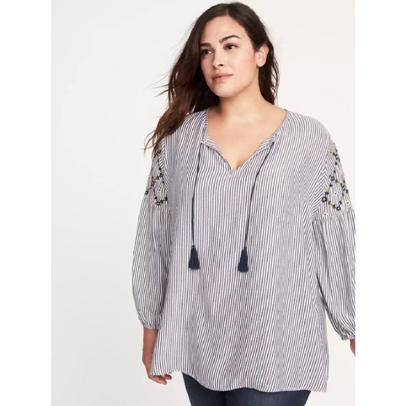 Old Navy Embroidered Tassel Tie Tunic Dress - Picture 2 of 9